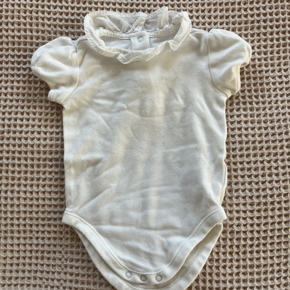 Janie & Jack Onesie 3-6 Mo white with ruffle collar and cap sleeves